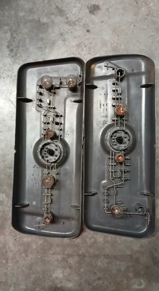 Lot Support ampoules feux arrière bmw e30 occasion